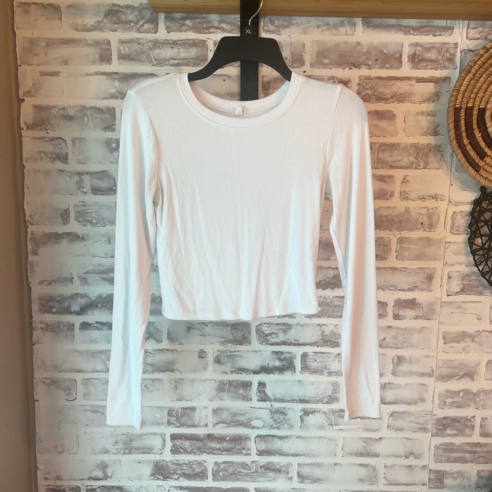 Garage White Fitted Crop